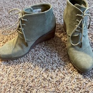 Women’s lace up booties